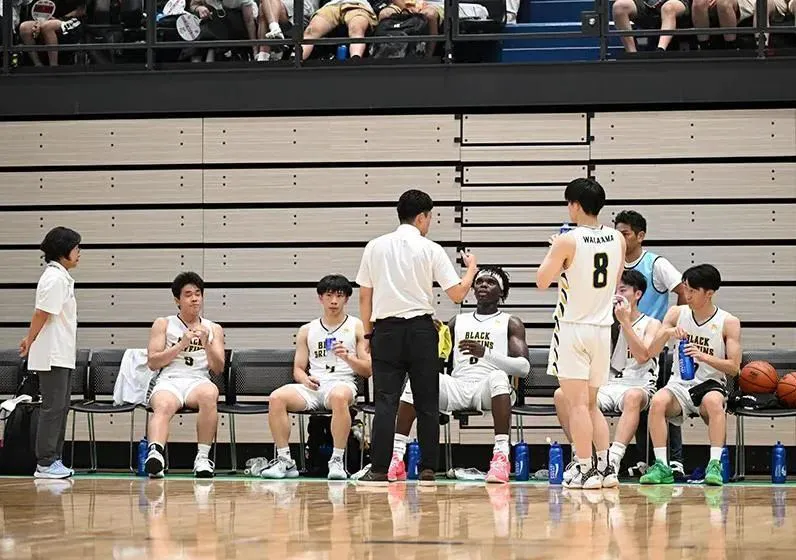 刻苦训练篮球时如何避免受伤的建议_2